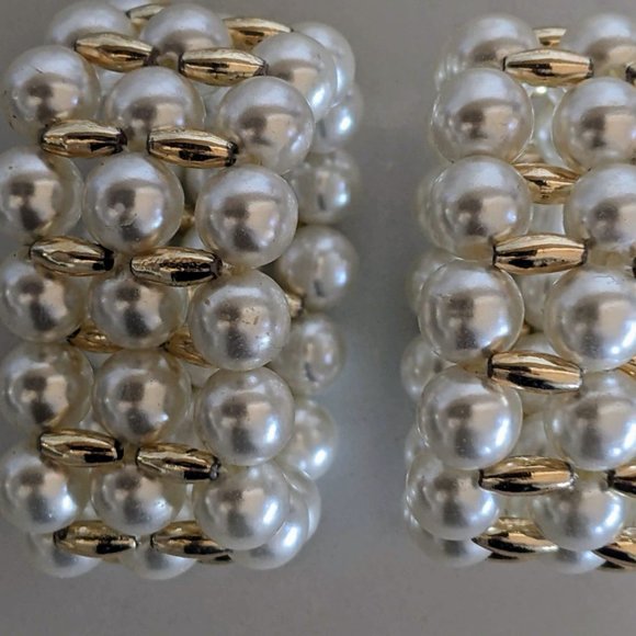 Pearl and Gold Napkin Rings set of 12 - Picture 2 of 6
